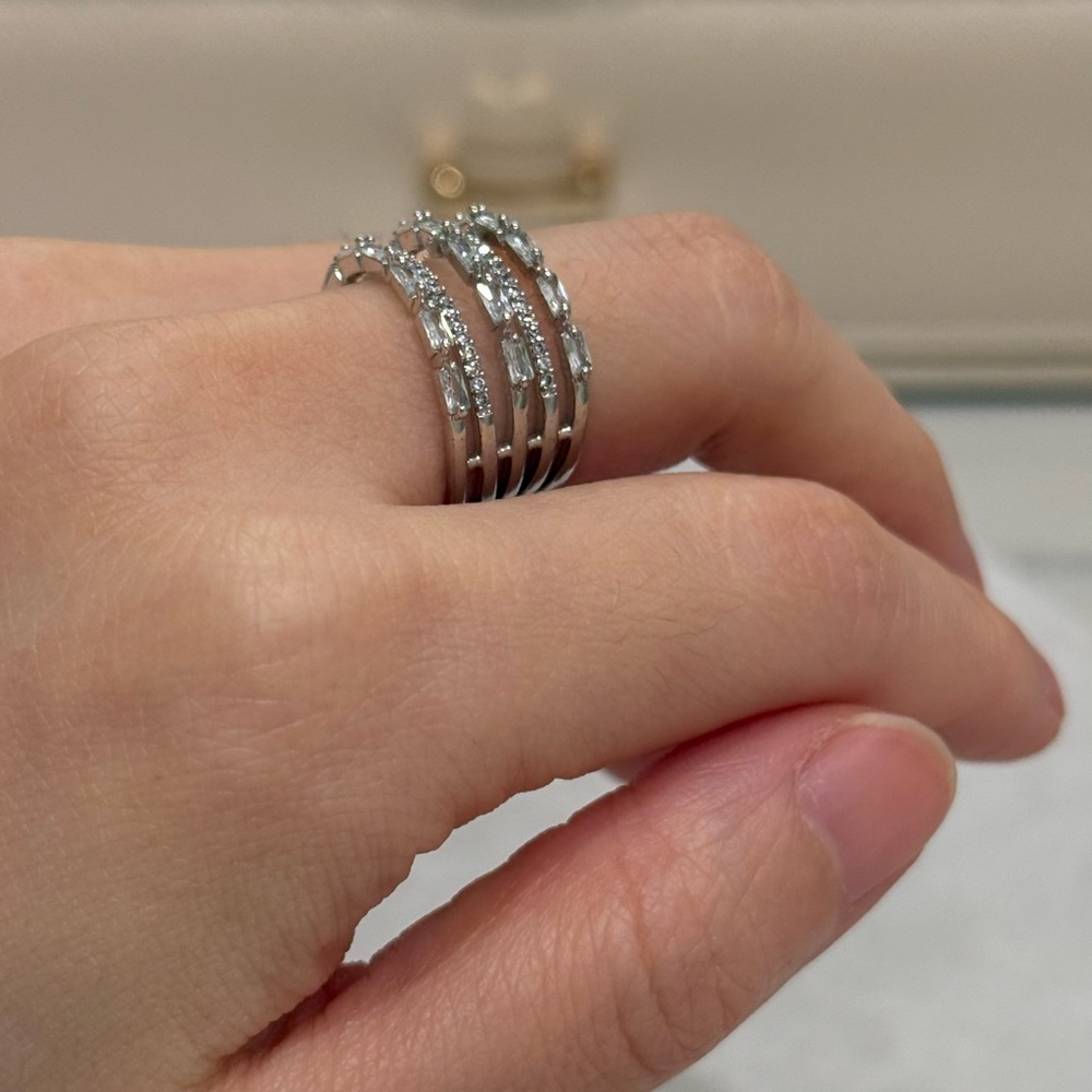 Elegant Silver Stacking Rings - Picture 6 of 8